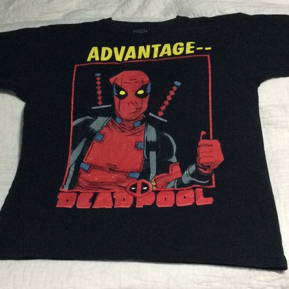 Marvel Deadpool shirt size large.  B21